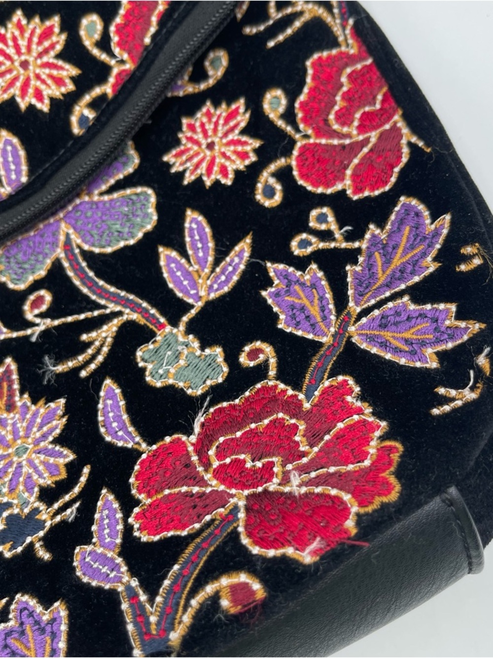 Sakroots Women’s Crossbody Bag Floral Embroidered Black Boho Hippie - Picture 5 of 14